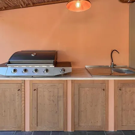 3 Bedroom Beautiful In Montebuono