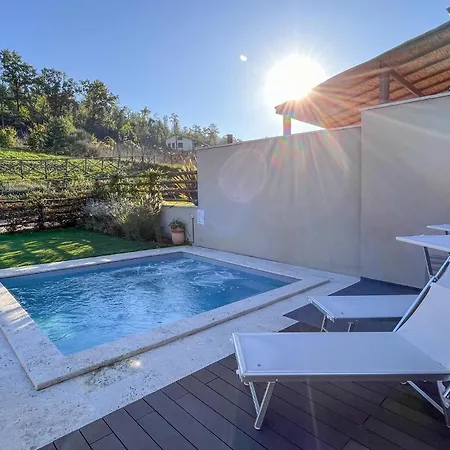 Holiday home Lovely In Montebuono With Jacuzzi